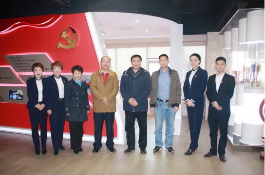 直奔一線 上下聯(lián)動(dòng) 問(wèn)需幫扶——市商務(wù)局、春華街黨工委領(lǐng)導(dǎo)走訪問(wèn)需永誠(chéng)世佳